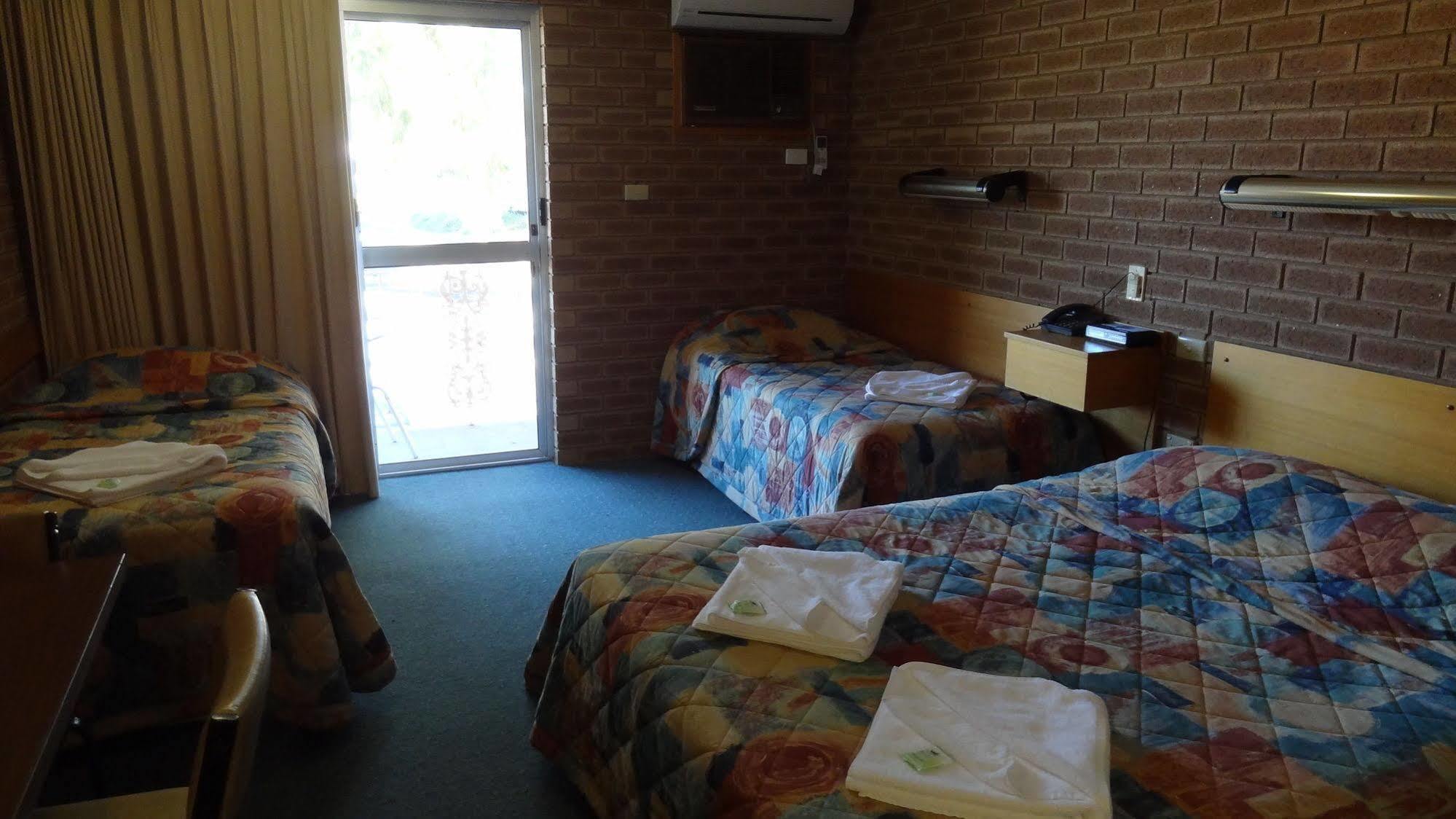 Corowa Golf Club Motel Esterno foto